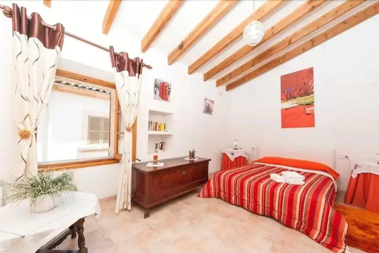 Ses Muralles Boutique House location